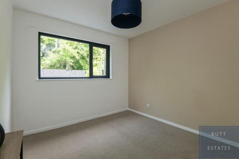 90 Corn Mill Crescent, Exeter, EX2 8TP