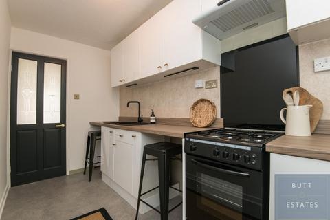 90 Corn Mill Crescent, Exeter, EX2 8TP