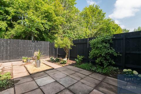90 Corn Mill Crescent, Exeter, EX2 8TP