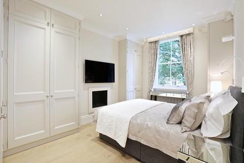3 bedroom flat to rent, Beaufort Mansions, Beaufort Street, Chelsea, London, SW3.