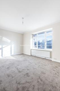 4 bedroom apartment to rent, North Circular Road London NW11