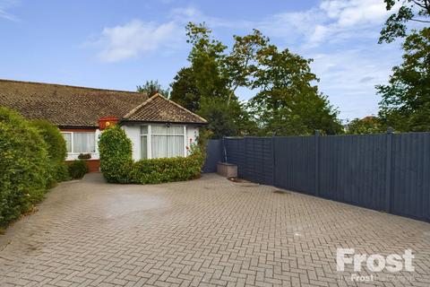 3 bedroom bungalow for sale, Dorchester Drive, Feltham, Hounslow, TW14