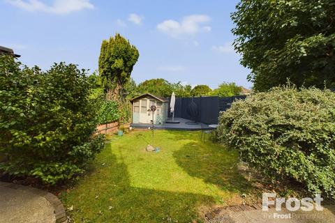 3 bedroom bungalow for sale, Dorchester Drive, Feltham, Hounslow, TW14