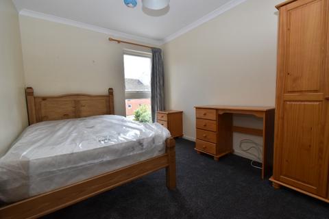 3 bedroom maisonette to rent, Brampton Court, Norwich, NR5