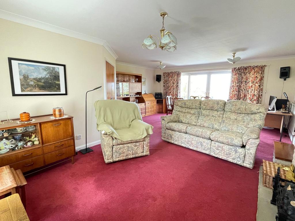 Living/dining room