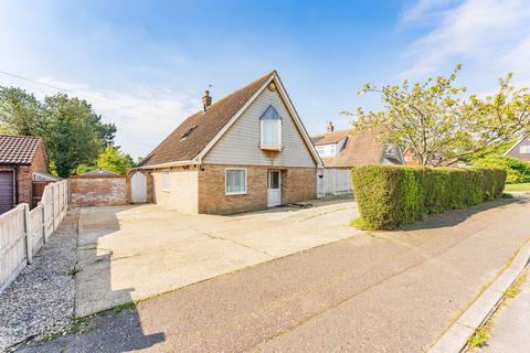 4 bedroom detached house for sale, St. Georges Close, Thurton