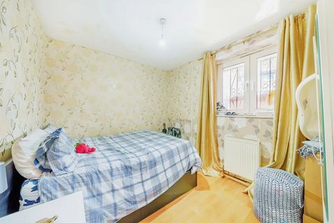 2 bedroom flat for sale, Morning Lane Hackney E9 6LB