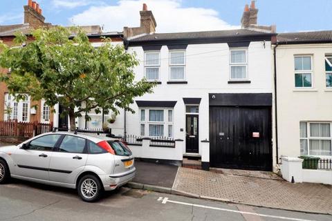 4 bedroom terraced house for sale, Lewes Road, Bromley