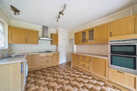 77 Coulsdon Road, Coulsdon, CR5 2LD