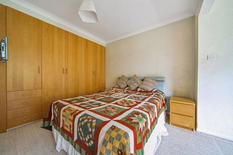 77 Coulsdon Road, Coulsdon, CR5 2LD