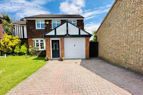 4 bedroom detached house for sale, The Platters, Rainham