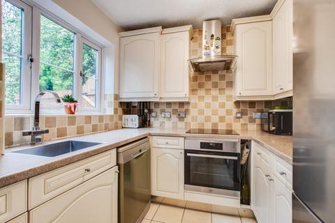 2 bedroom end of terrace house for sale, Larch Grove, Sidcup, DA15