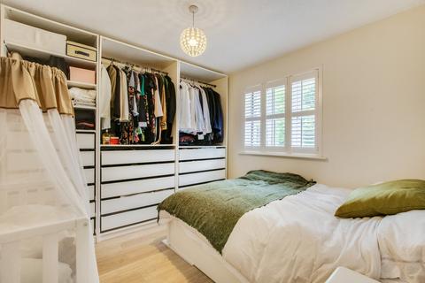14 Larch Grove, Sidcup, DA15 8WJ