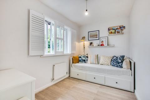 14 Larch Grove, Sidcup, DA15 8WJ