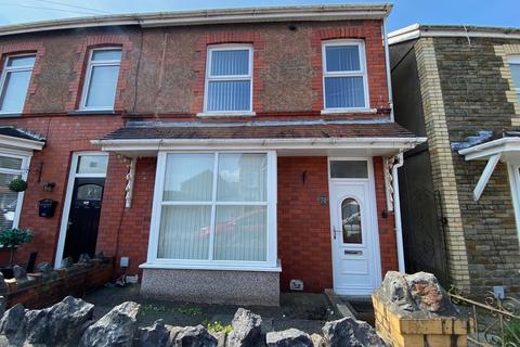 3 bedroom end of terrace house for sale, Leonard Street, Neath, Neath Port Talbot.