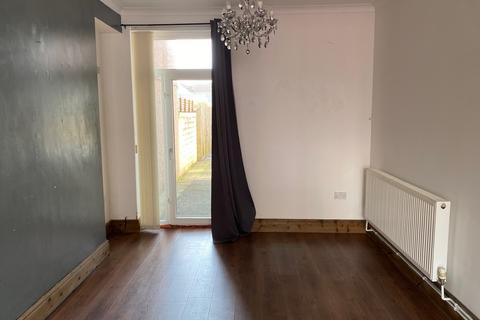 3 bedroom end of terrace house for sale, Leonard Street, Neath, Neath Port Talbot.