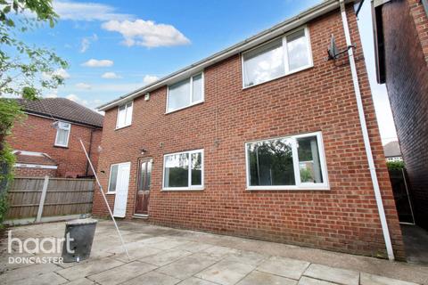 3 bedroom detached house for sale, Somersby Avenue, Doncaster