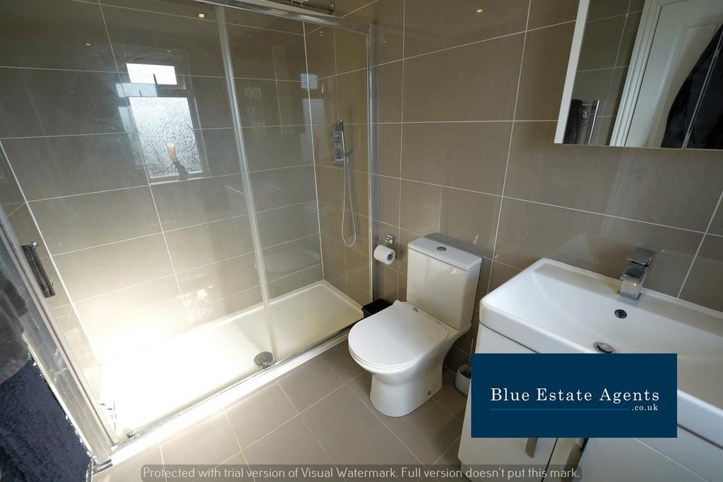 En - Suite Shower Suite