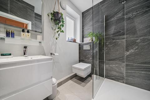 73 Smeaton Road, London, SW18 5JJ