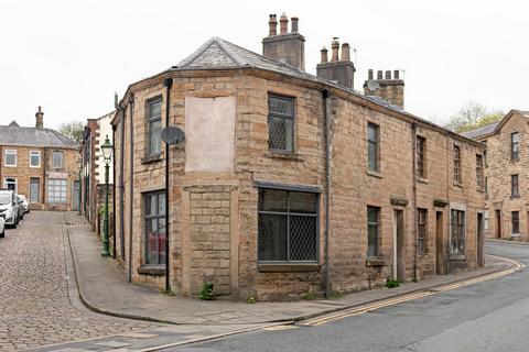 3 bedroom end of terrace house for sale, Moor Lane, Burnley BB12