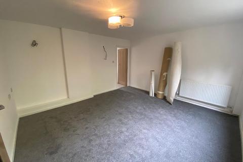 3 bedroom terraced house to rent, White Lodge Gardens, Nottingham, NG8