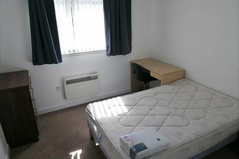 2 bedroom flat to rent, 77 Bellfield Street, ,