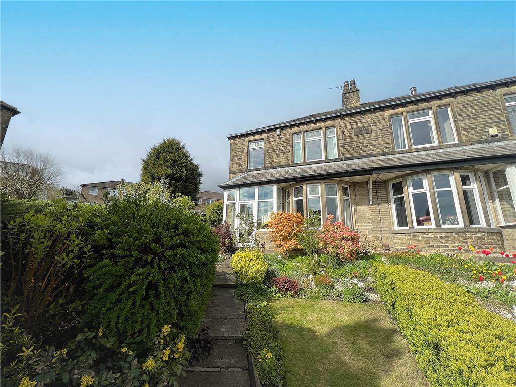 Beechwood Drive, Wibsey, Bradford, BD6 3 bed semidetached house for