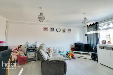 3 bedroom end of terrace house for sale, Blatcher Close, Sheerness