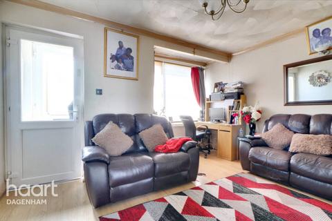 3 bedroom terraced house for sale, Oval Road North, Dagenham