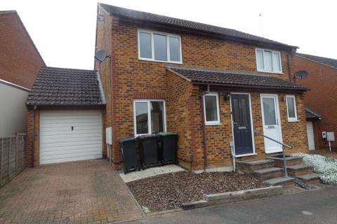 3 bedroom semi-detached house to rent, Chamberlain Way, Raunds, NN9