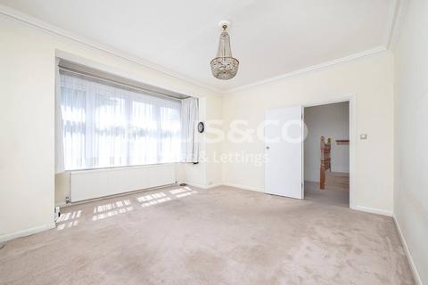 9 Sylvan Avenue, London, NW7 2JH