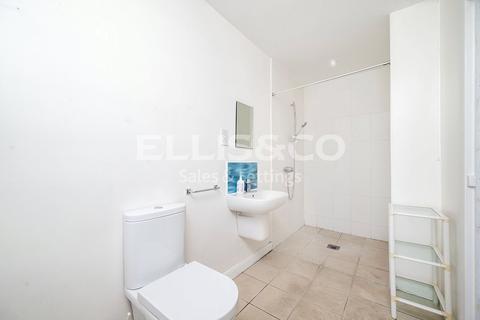 9 Sylvan Avenue, London, NW7 2JH