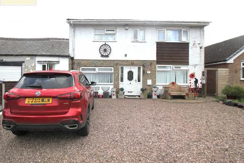 4 bedroom detached house for sale, Irlam Road Flixton