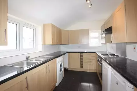 6 bedroom semi-detached house to rent, Golders Green, NW11 9ED
