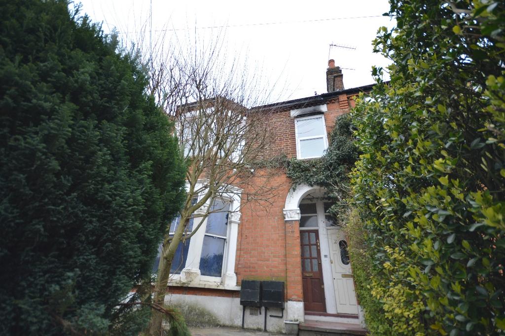 Ardoch Road Catford SE6 2 bed £1,650 pcm (£381 pw)