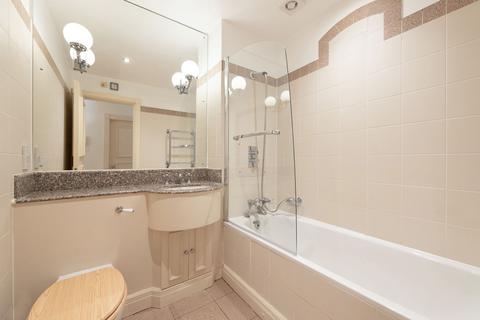 1 bedroom flat to rent, Chantry Square, Oak Lodge Chantry Square, W8