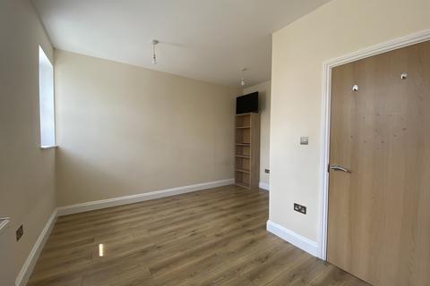 2 bedroom apartment to rent, Norwood Junction, London, SE25