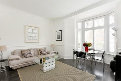 3 bedroom flat to rent, Edith Grove, London, SW10.