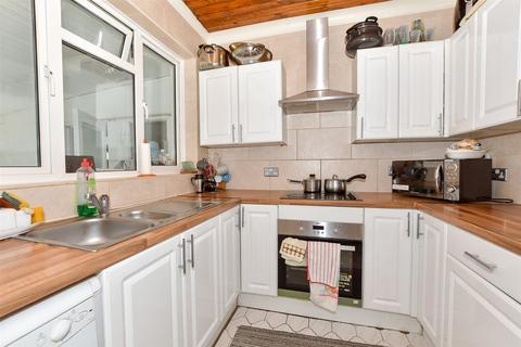 99 Ashmore Grove, Welling, DA16 2RZ