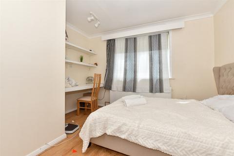 99 Ashmore Grove, Welling, DA16 2RZ