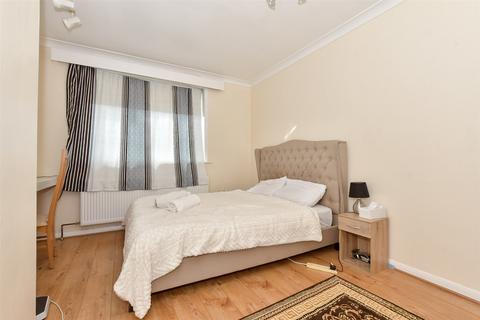 99 Ashmore Grove, Welling, DA16 2RZ