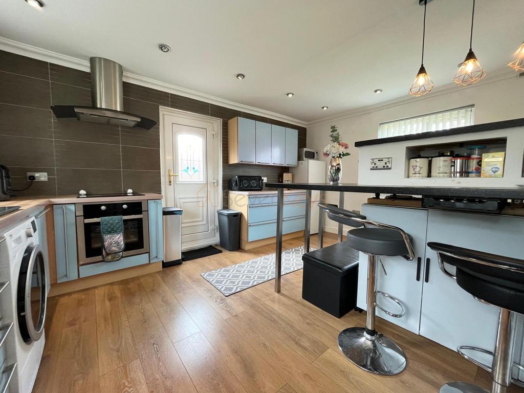 Hexham Avenue, Hebburn, Tyne and Wear 2 bed semidetached house for