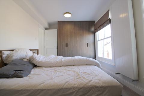 2 bedroom duplex to rent, Sulgrave Road, London W6