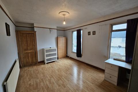 1 bedroom flat for sale, New Barn Street, London, E13