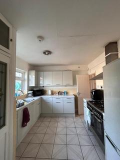 1 bedroom in a house share to rent, Staines-upon-Thames,  Surrey,  TW19