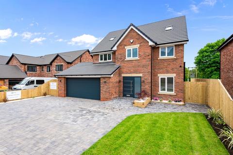 5 bedroom detached house for sale, Armetriding Reaches, Euxton, PR7 6GY