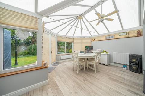 3 Windsor Close, Chislehurst, BR7 6TD
