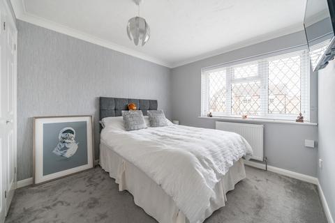 3 Windsor Close, Chislehurst, BR7 6TD