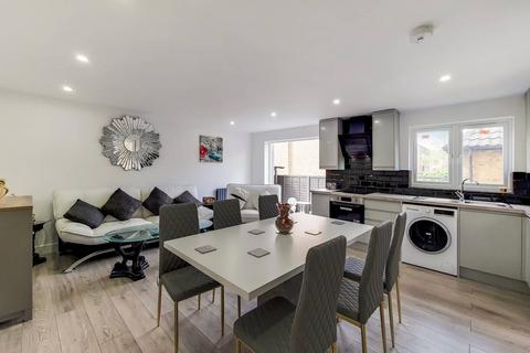 6 bedroom house to rent, Tollgate Road, Beckton, London, E6