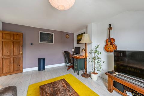 1 bedroom flat for sale, Wightman Road, Harringay, London, N4